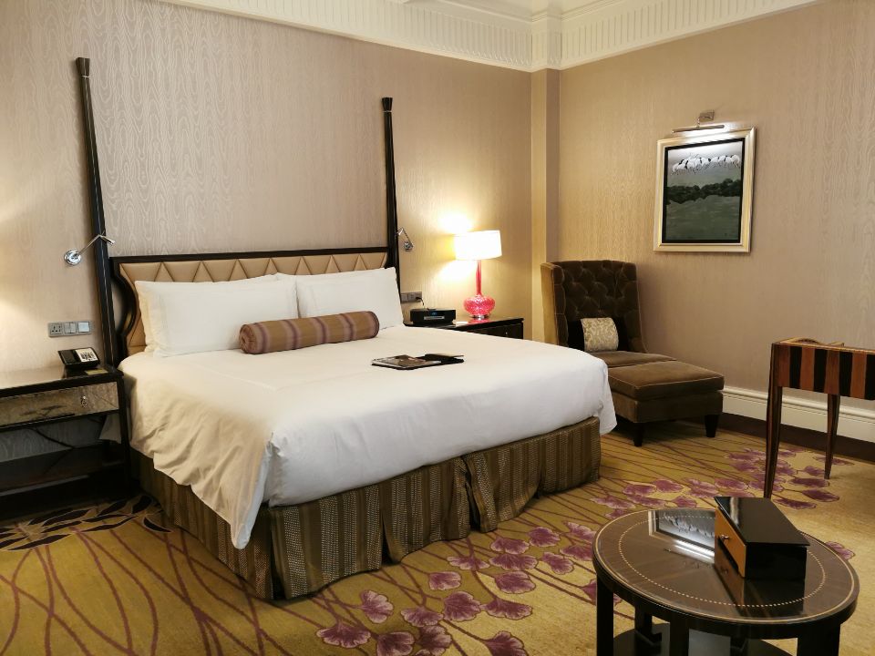 上海和平饭店一晚多少钱,花10000元住酒店