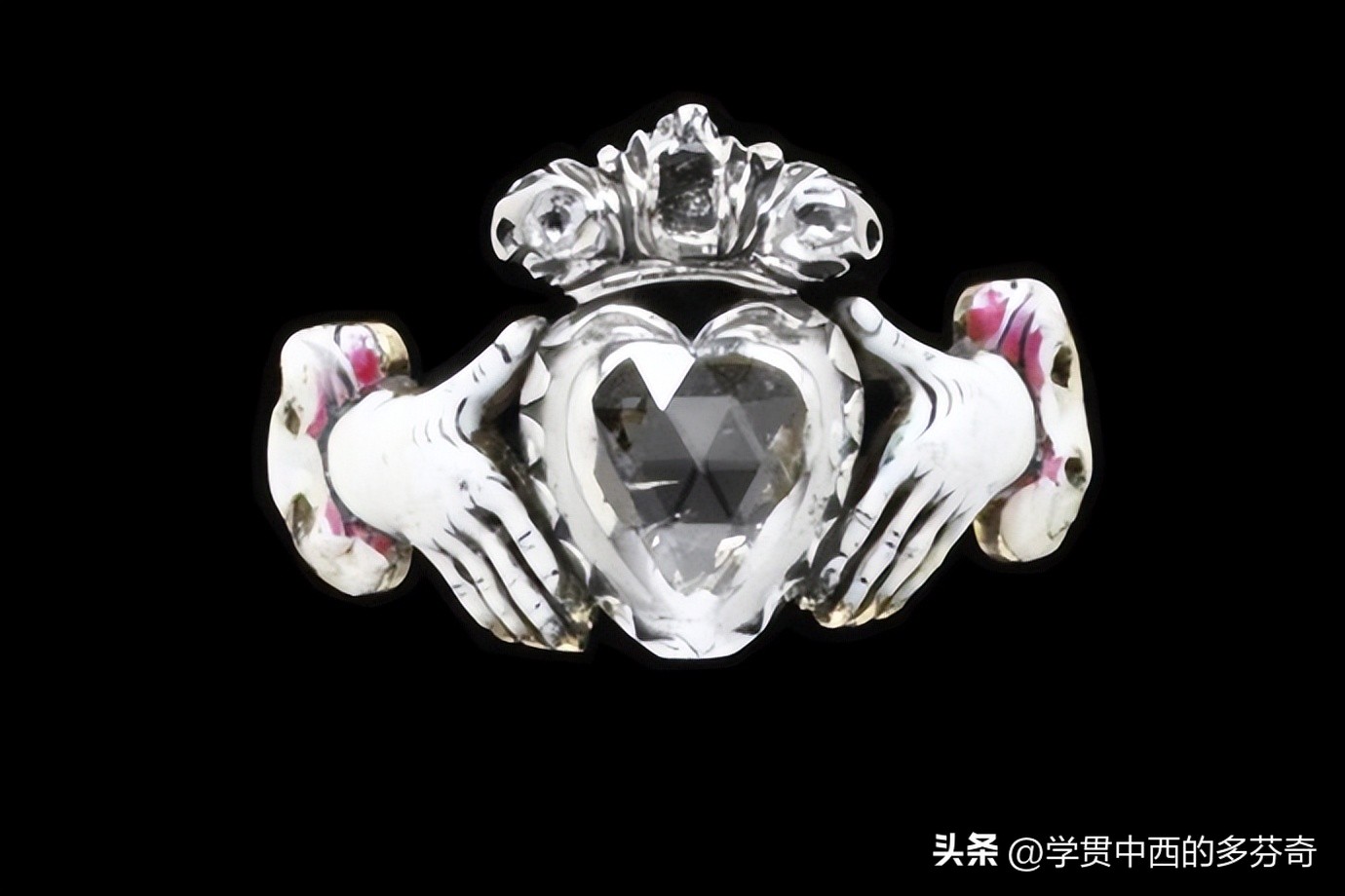 结婚戒指由来的故事,哪个年代的戒指都是祖传的