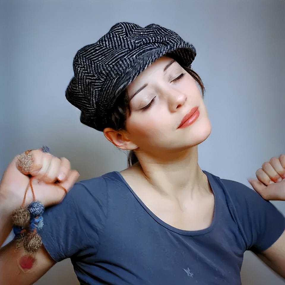 玛丽昂·歌迪亚：美丽且不失性感的她，推动了法国电影的发展