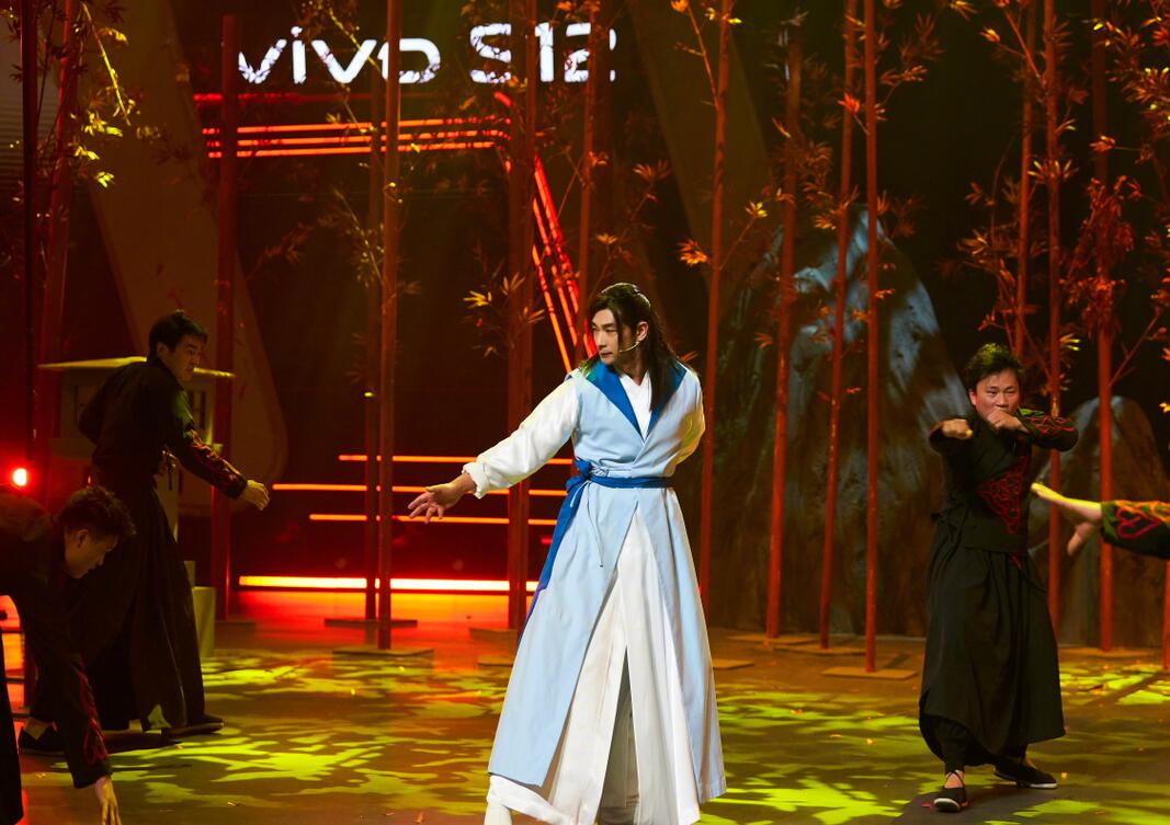 要不是赵文卓打破吴彤的“*规则潜**”，吴彤这次怕是又要被骂了