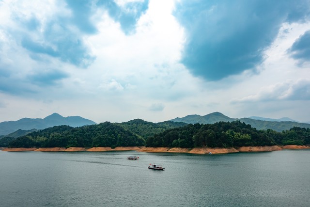 五岳之南衡山在哪里,南岳之称的衡山位于我国哪