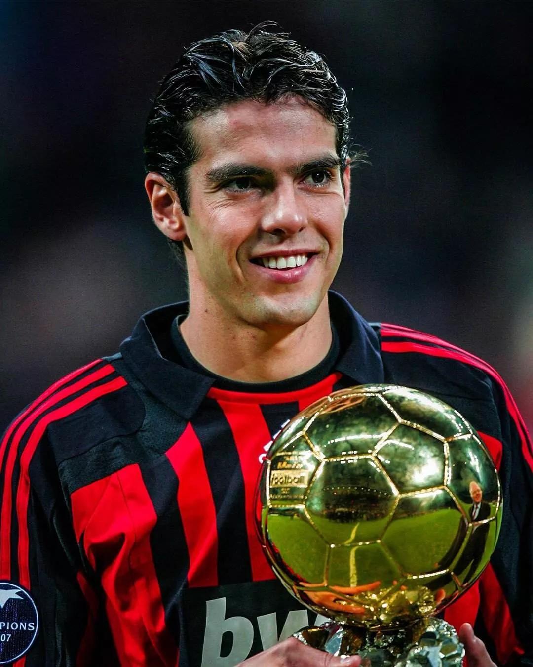 c罗7号球衣致敬梅西7座金球奖,2007金球奖梅西第三名