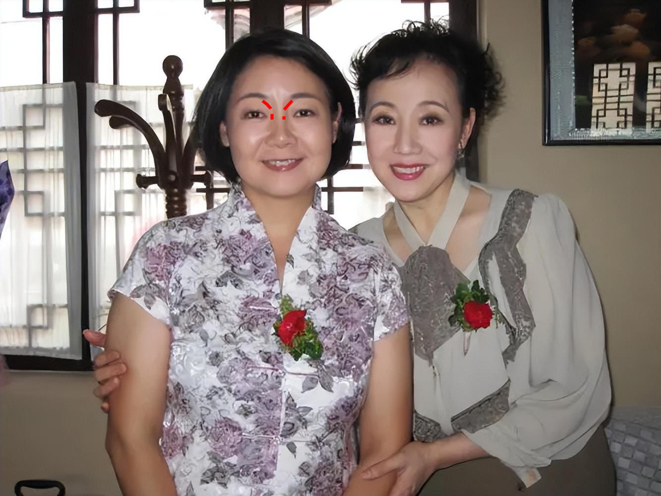 萨日娜穿搭的照片,萨日娜时尚妈妈装