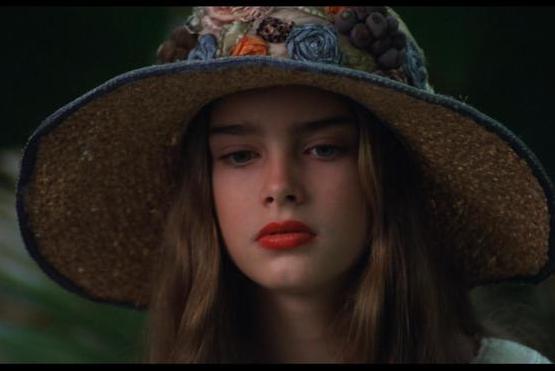 波姬·小丝：我10岁全裸出镜，20岁仍是完璧之身，往事已不堪回首