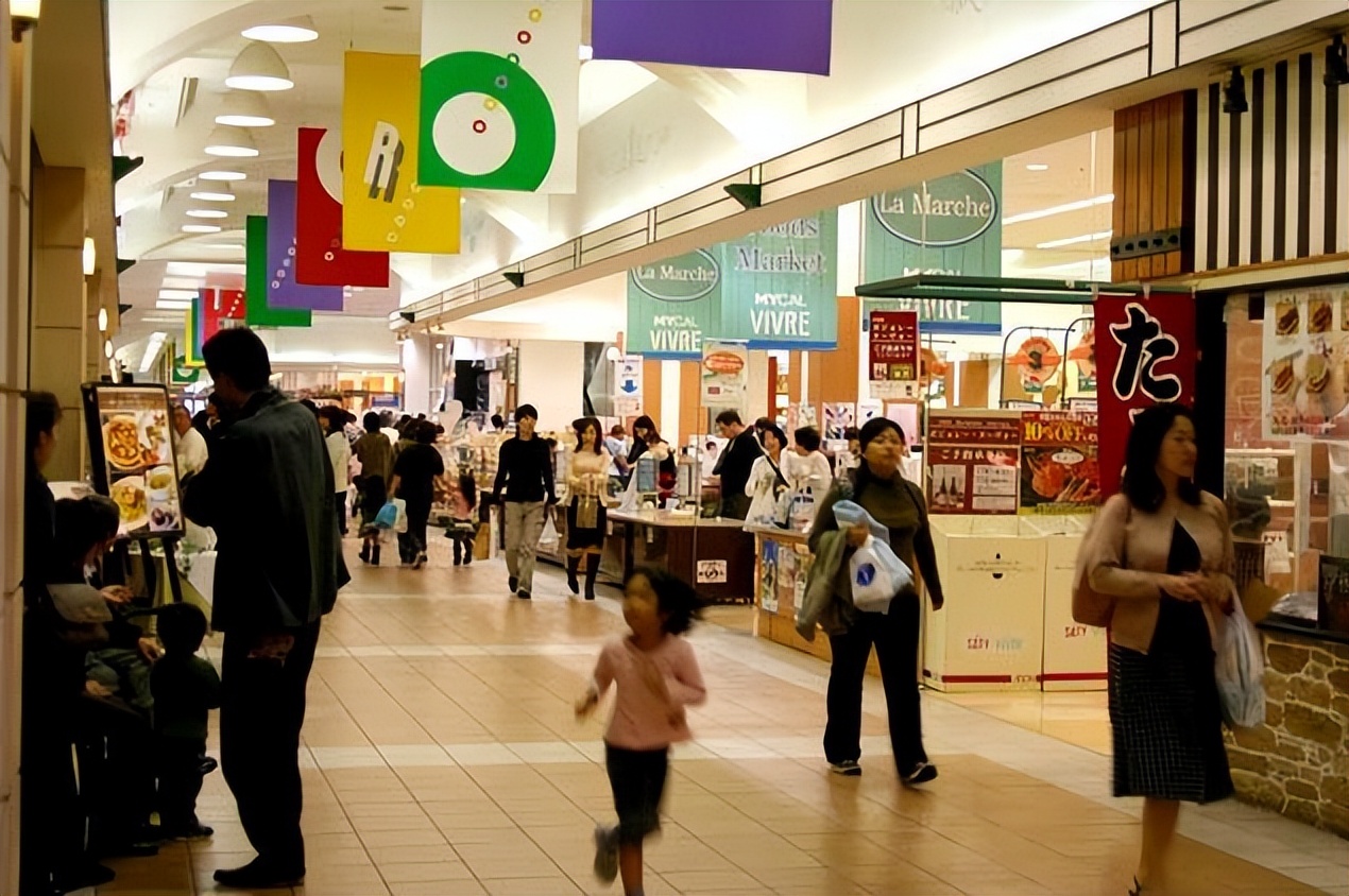 1995年韩国三丰百货倒塌事件图片,诡异的韩国三丰百货倒塌事件