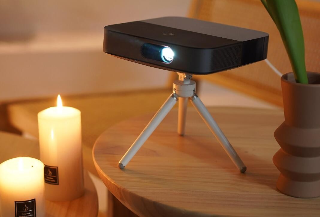 世界杯对局爆冷频出！小新520投影仪让你“瞬移到球场”