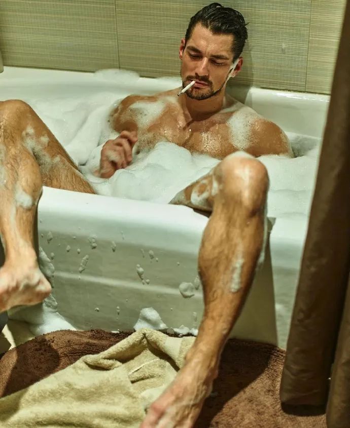 189cm“天使男模”官宣4胎，网友麻了：他才25岁啊？！