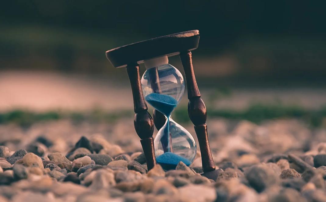 回忆被时间冲淡终将释怀,时间冲淡我们美好的回忆图