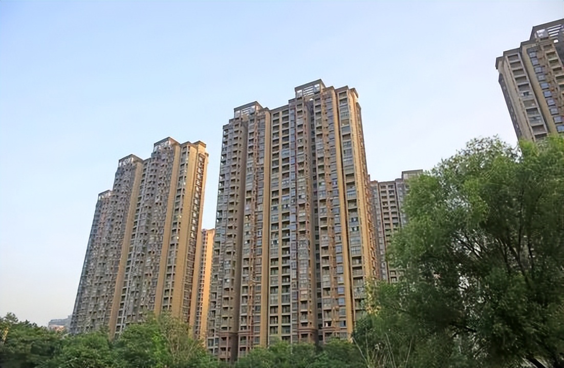 姨父去世后，姨妈做保姆10多年，给儿子买了房子，其他亲戚不爽了