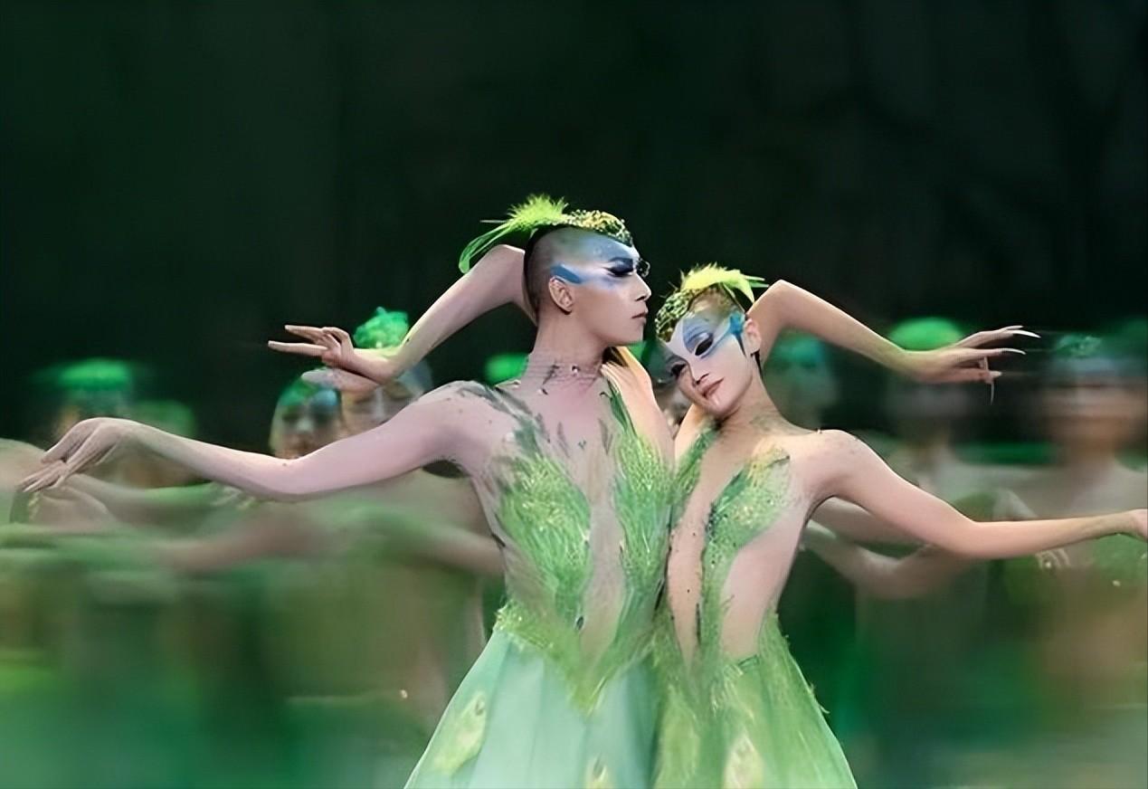 “大秀*光春**”不害臊，娱乐圈的“流氓艺术”，该管管了！