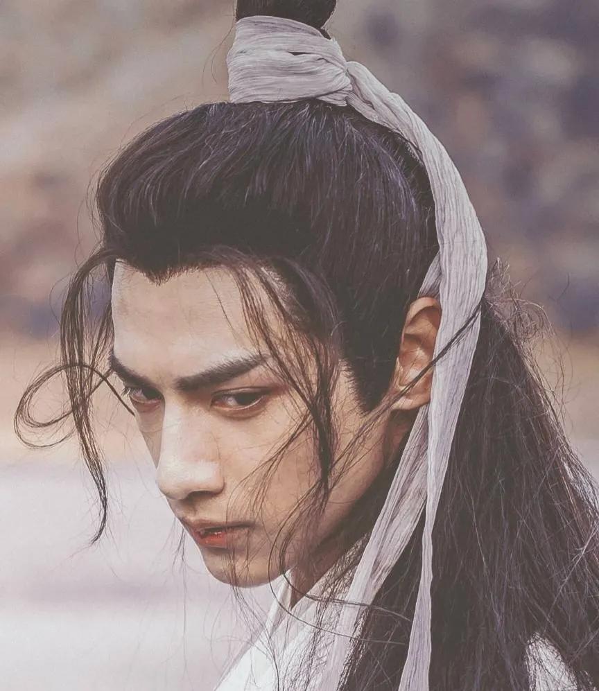 眼距宽却很好看的男明星,眼睫毛特别长的男明星