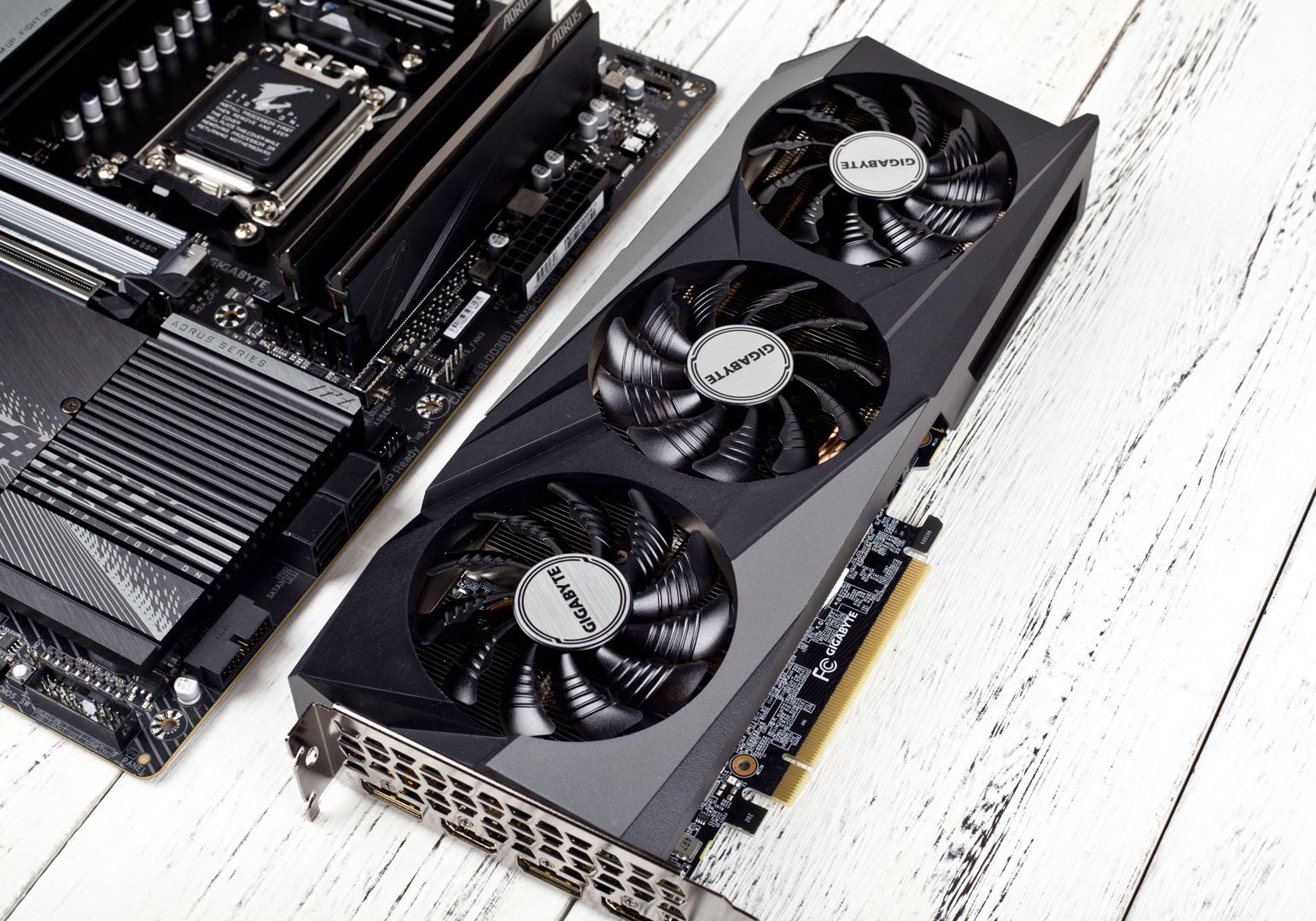 7000系列选配,技嘉x670小雕鉴赏