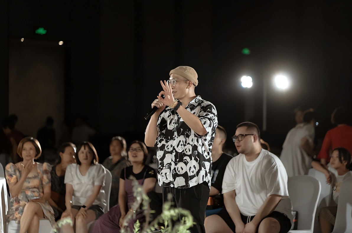 HOLA!Bars|成都东门新晋wineshop，看这届年轻人开店如何破圈