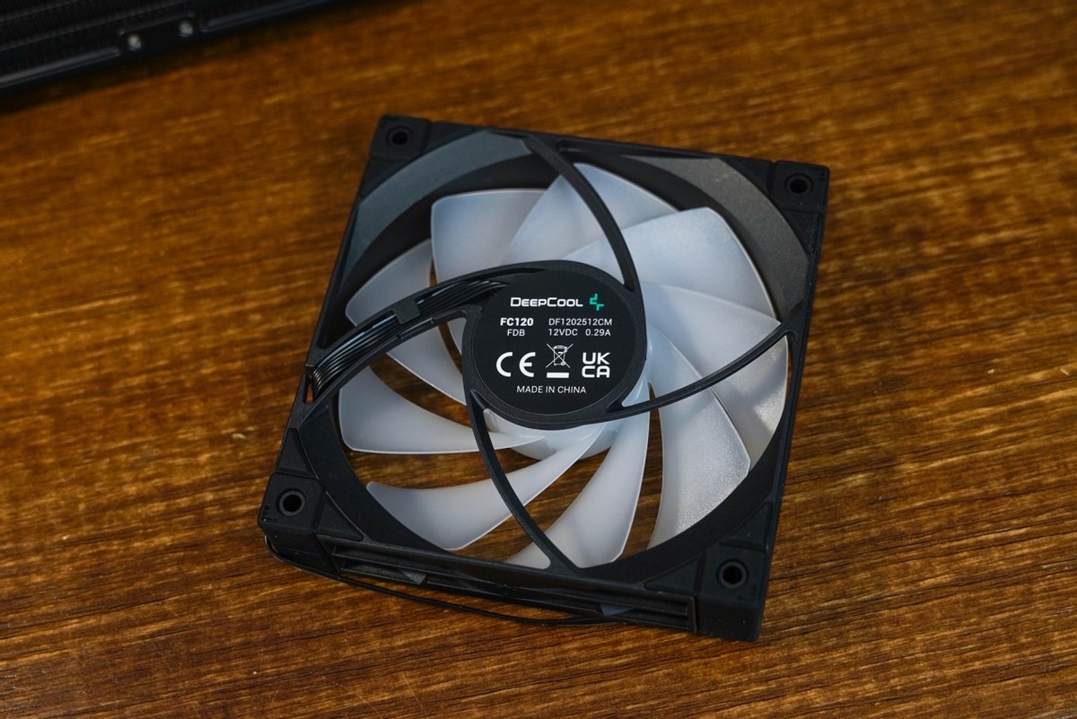 九州风神冰堡垒360青春版水冷测评,九州风神堡垒240rgbv2水冷散热器