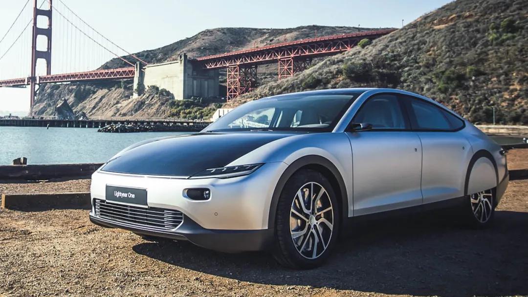 最新太阳能充电汽车,太阳能充电概念车惊艳亮相