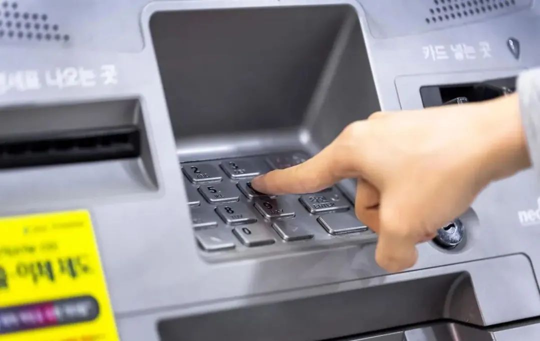 我国存钱最安全的三大银行哪三家,我国存钱最安全的六大银行