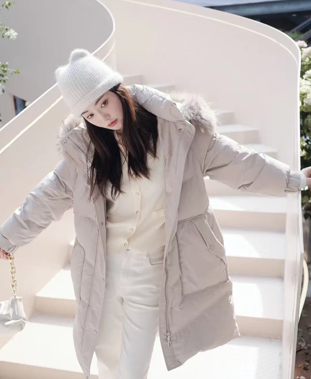 羽绒服搭配什么衣服保暖又好看,羽绒服的穿搭秘籍有哪些