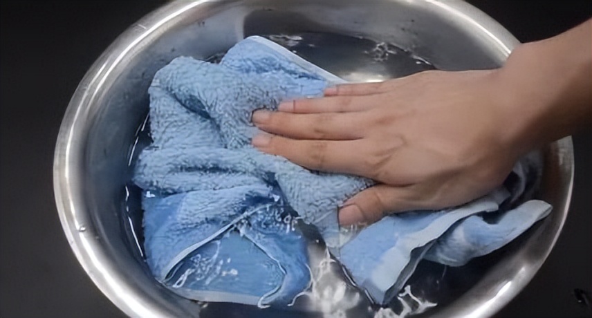 食用碱当盐放了会有事吗,食用碱和盐混合在一起