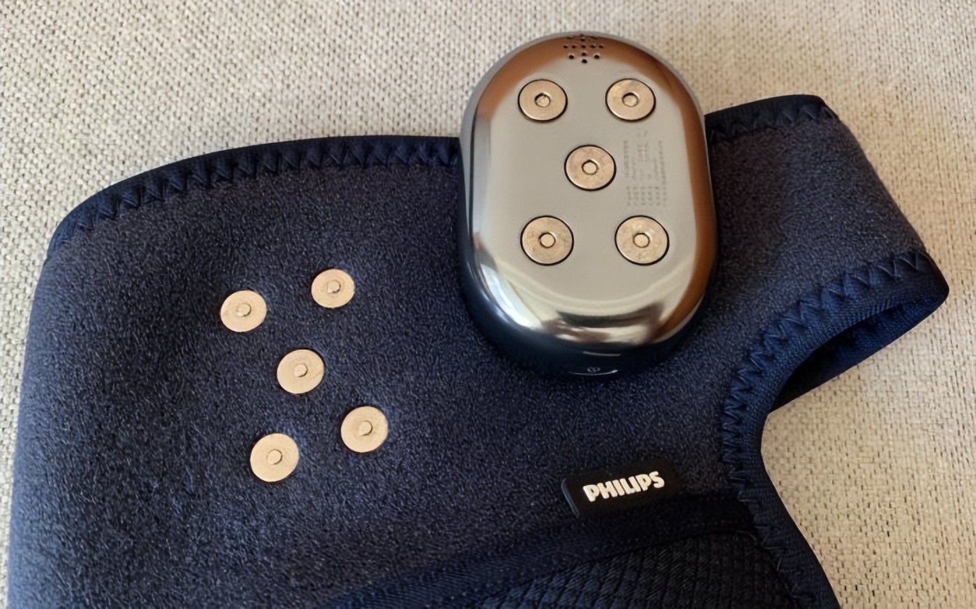 花一千踩了膝盖按摩仪的坑，竟然是我选了一个月的重阳节礼物