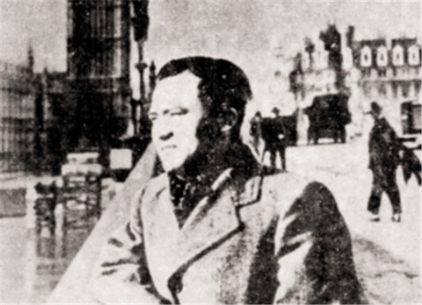 中国小伙落入海洋，喝鸟血撑133天，路过商船看清他容貌后：别救