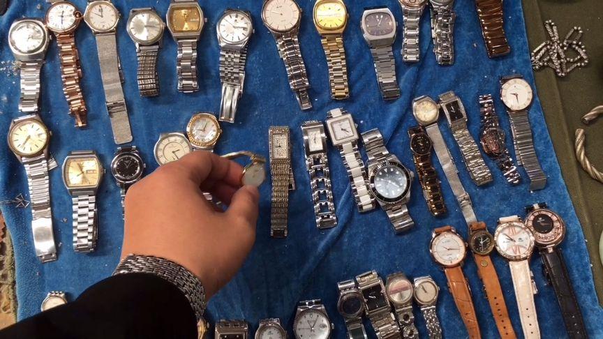 地摊捡漏瑞士手表,地摊市场捡漏老手表