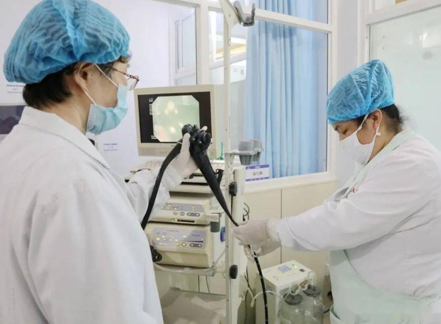 男医生给女朋友做肠镜,有男医生给女性做肠镜吗
