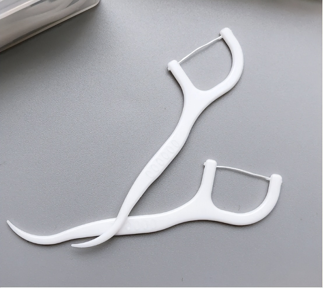 让牙齿变白的几种刷牙法,牙齿又黄又臭教你一招刷牙