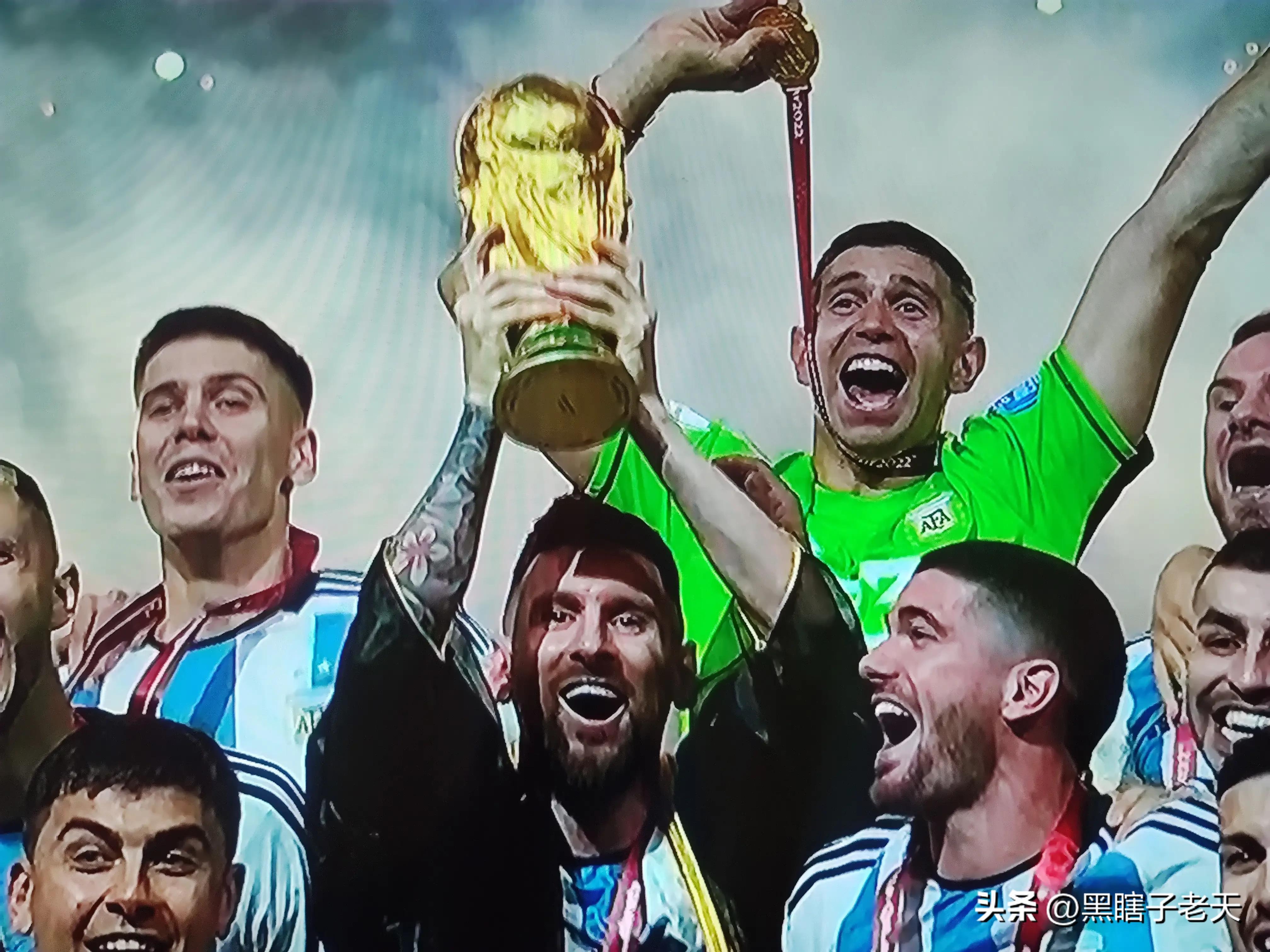 梅西19岁的球衣,世界杯决赛2019梅西落场球衣