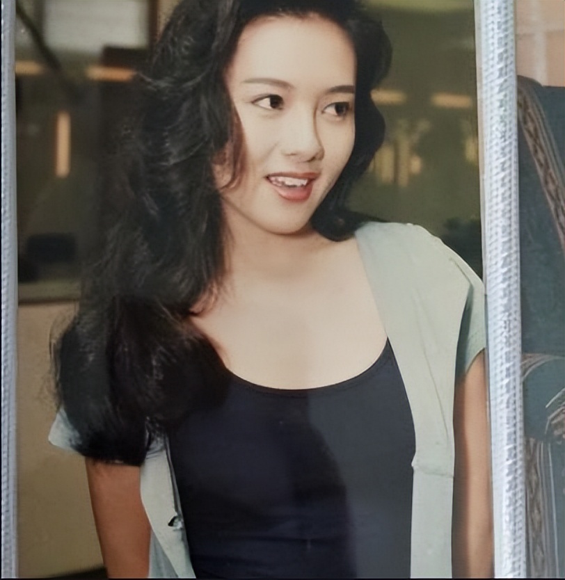 “*星艳**”影后李丽珍:三级片代表作火遍大街小巷,三点全露有多敢