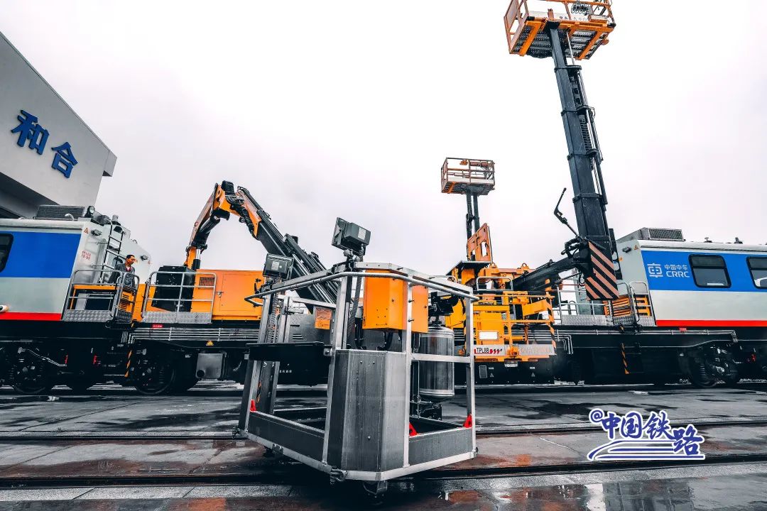 中国高铁第一掉头,中国高铁在铁轨上怎样运行