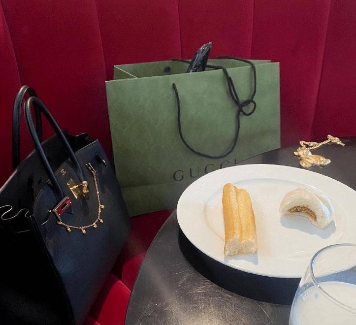 15人拼单3000一夜，名媛群聊天截图曝光，撕开当下社会虚伪遮羞布