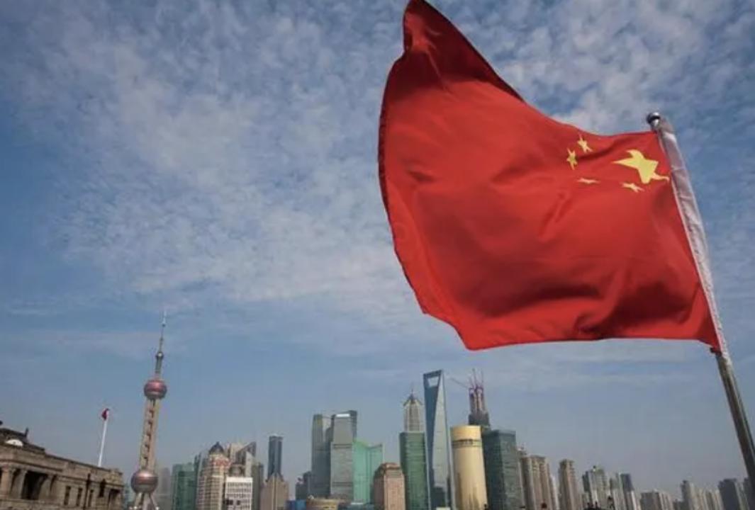 大量俄罗斯美女涌入东莞，身材高挑浓妆艳抹，她们靠什么谋生？