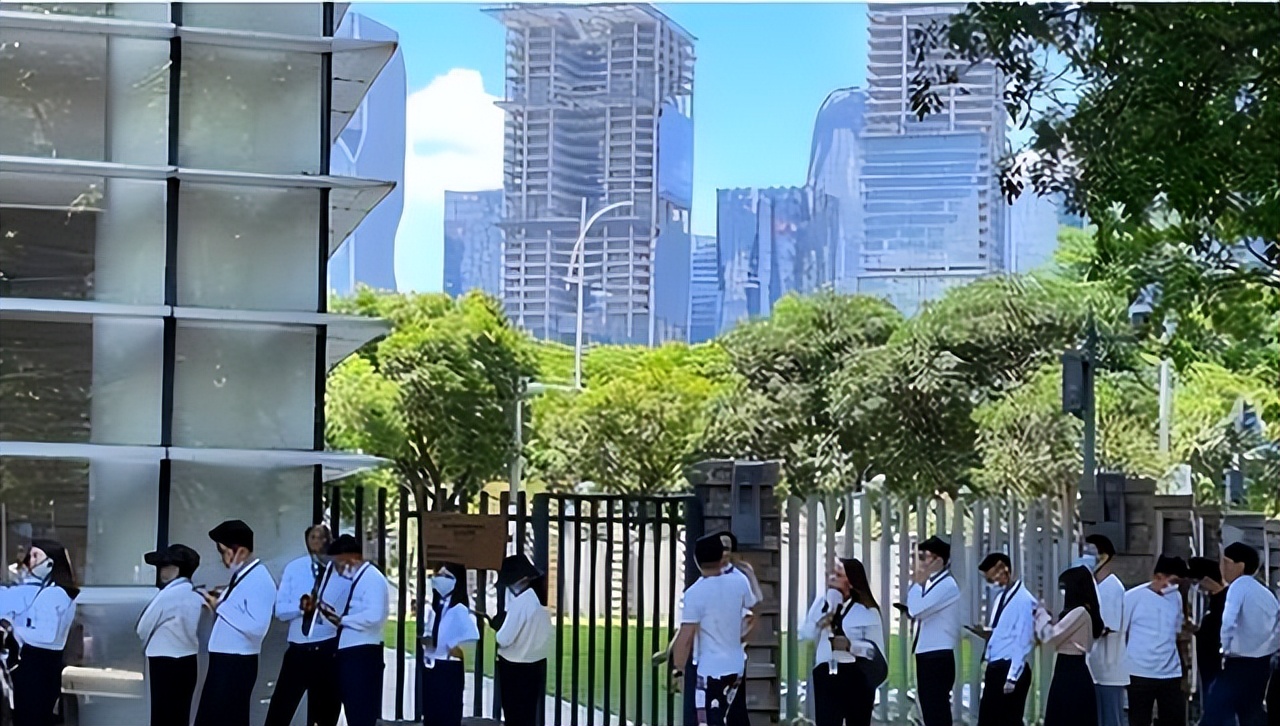 钱花光了？中超前国脚卖豪宅，叫价1.45亿无人敢买，曾随队夺10冠