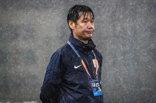 李霄鹏为什么离开泰山队,泰山队主教练李霄鹏去哪儿了