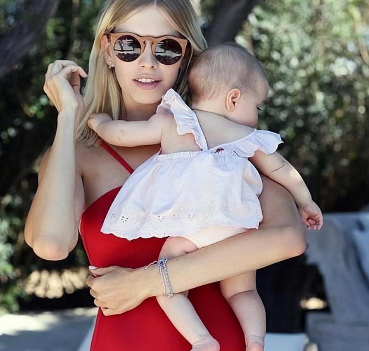 俄罗斯顶级贵妇：16岁入狱，19岁嫁救命恩人，生4胎稳坐阔太位