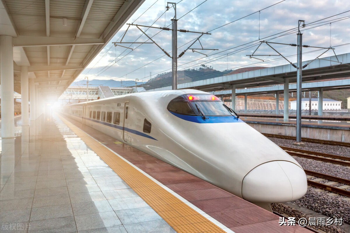 外国人坐中国高铁的缺点,老外体验中国高铁的缺点