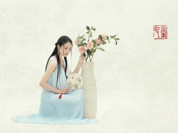 他的深情一切都是阴谋，她结婚当日被抛弃，她随手指一个残废求婚