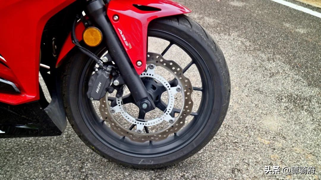 要啥没啥就是有个好心情,要啥没啥还想要浪漫