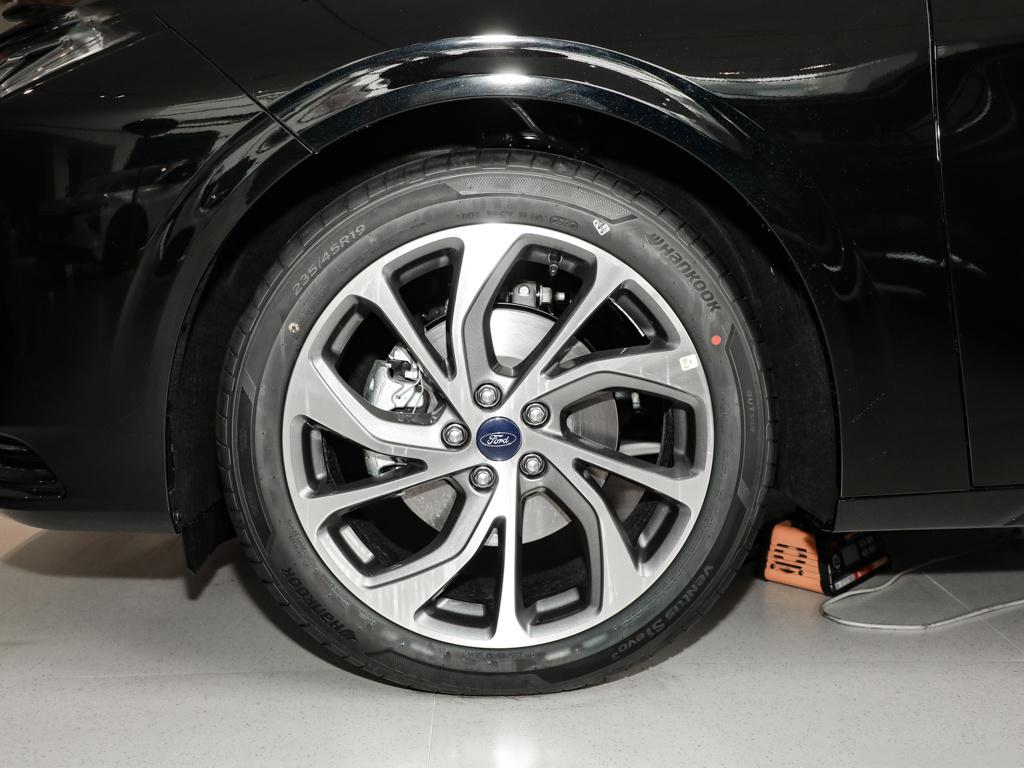 全新雅阁对比新一代蒙迪欧,1.5蒙迪欧和1.5雅阁谁的动力快一些