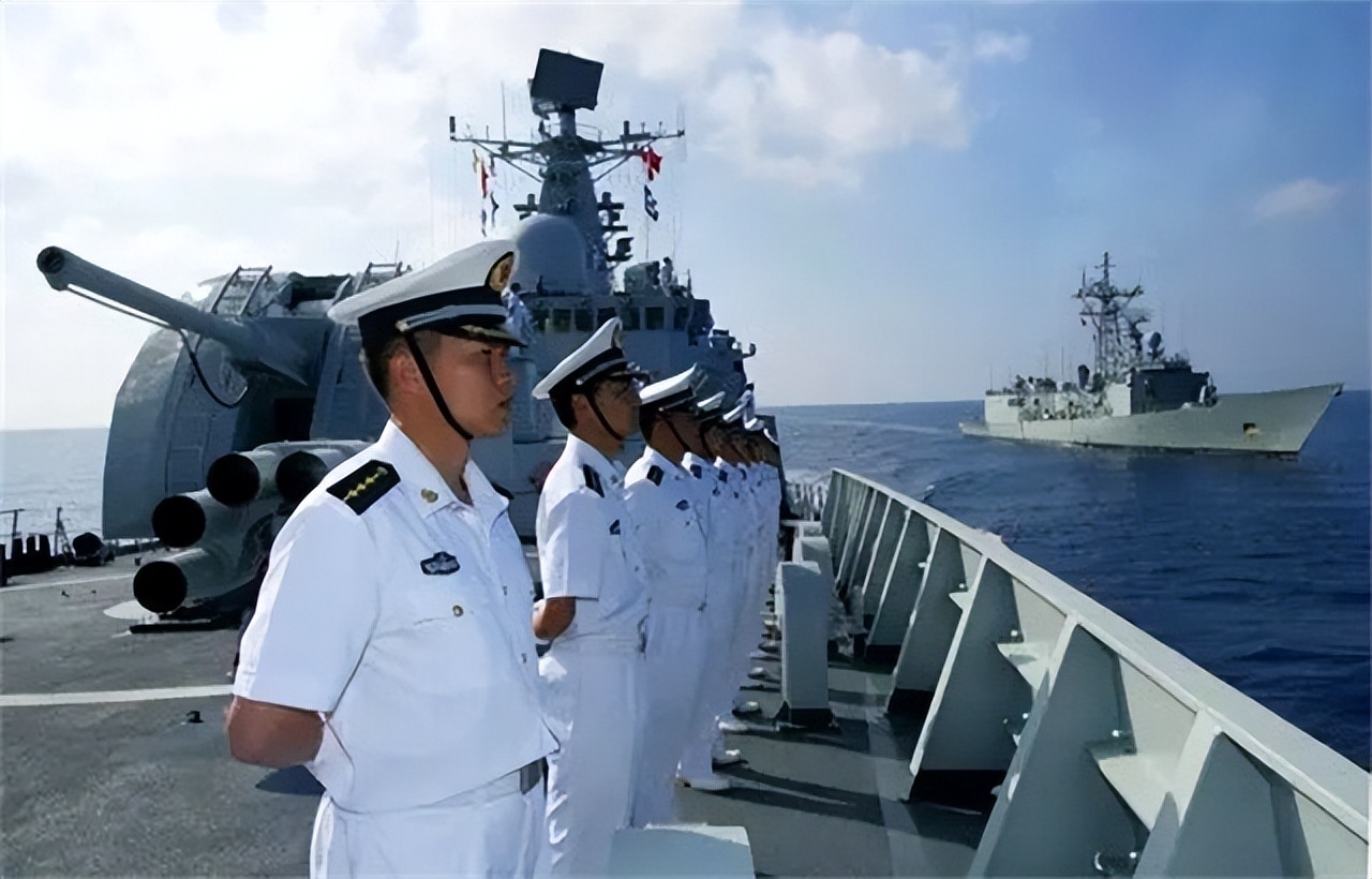 中国第2艘055万吨大驱已下水,003航母055大驱战力评价最新消息