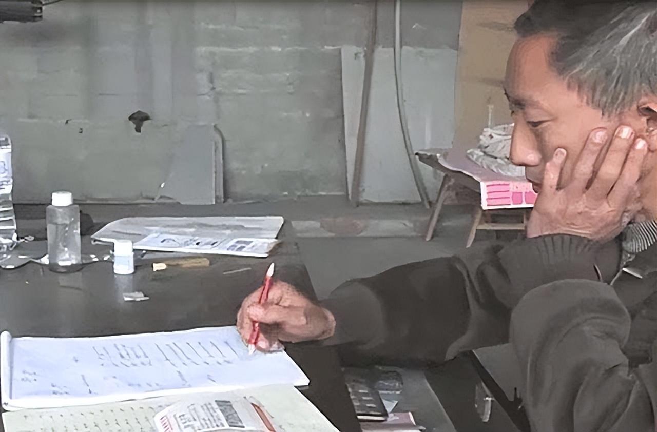 一小伙几十年研究彩票,小伙看破彩票机密一年挣80亿