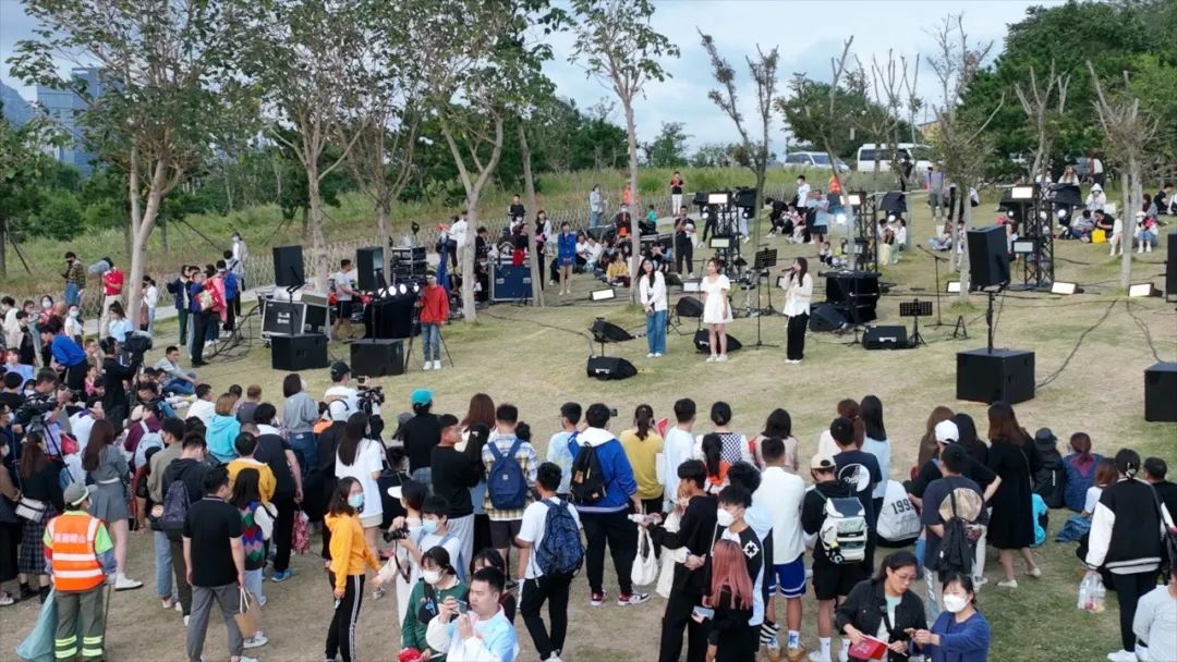 青岛“起量”了！人口增量超成都！地铁客流创新高！时尚文旅整“新活”！