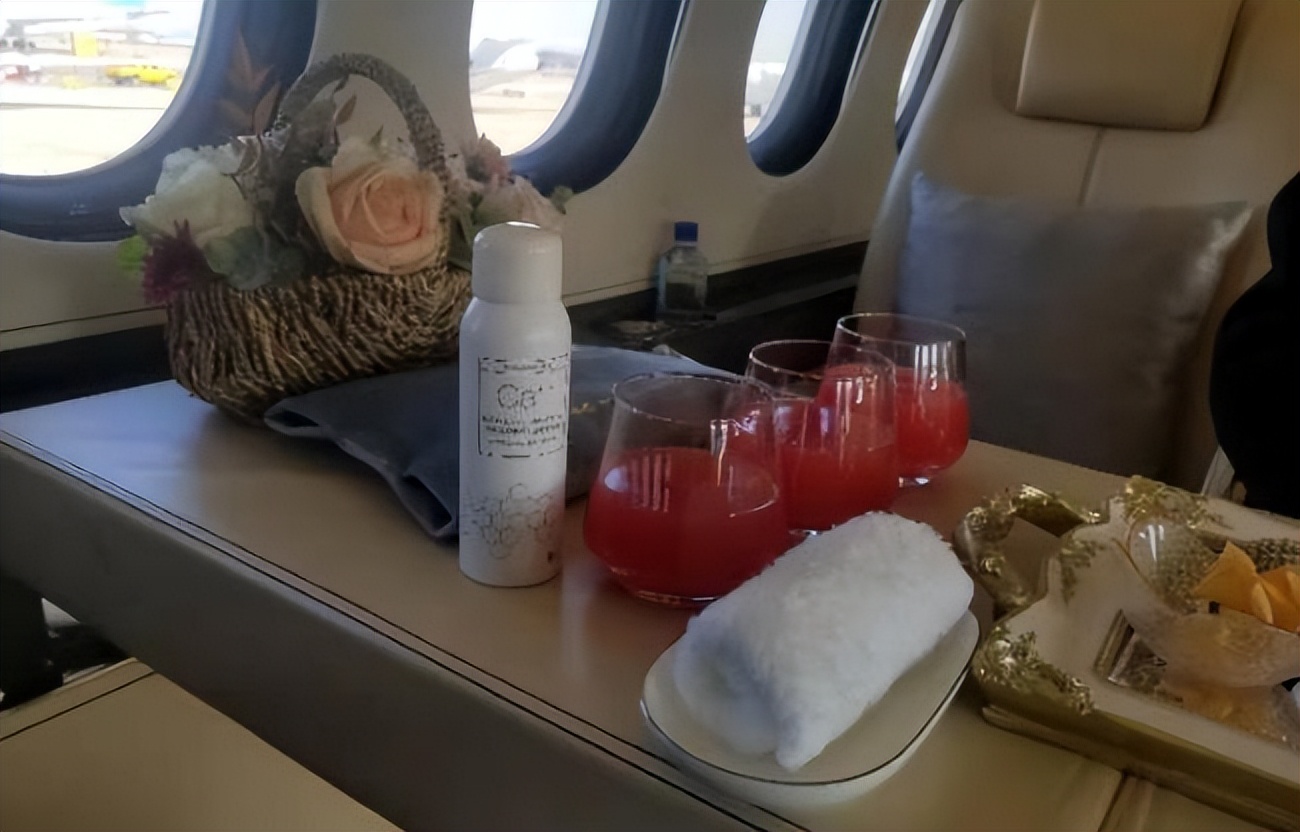 随身携带上飞机的物品怎么过安检,过安检的东西是不是都能带上飞机