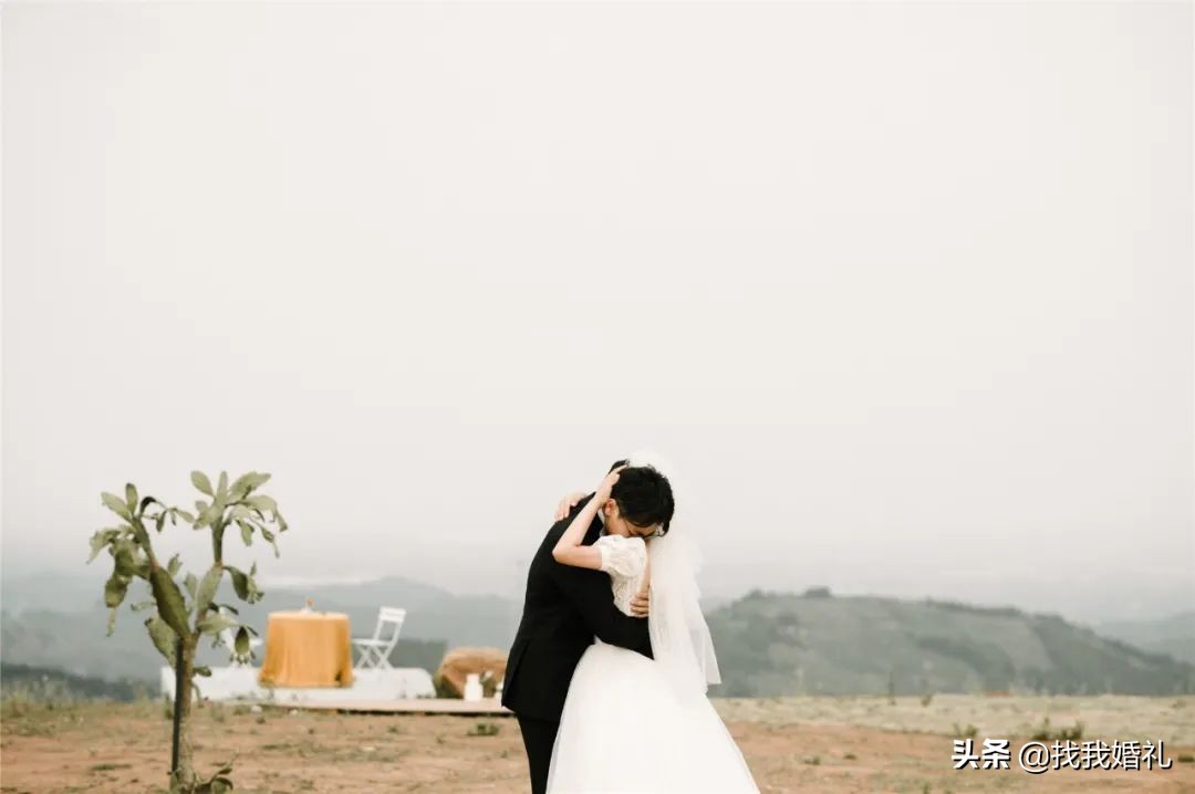 提亲订婚结婚这个流程是怎么样的,求婚订婚领证办婚礼是怎样的流程