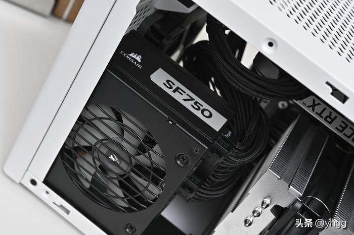 七彩虹主板b760和影驰760,七彩虹b760冰霜对比影驰b760