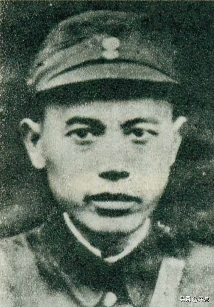 新四军女兵如厕，被大叔摁到被窝：从现在起，你是我老婆