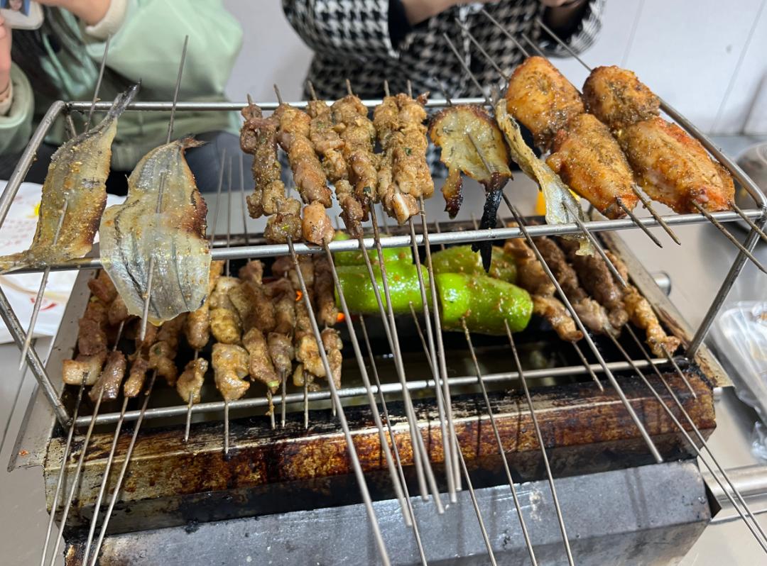 淄博烧烤炸裂整个烧烤界,爆火的淄博烧烤