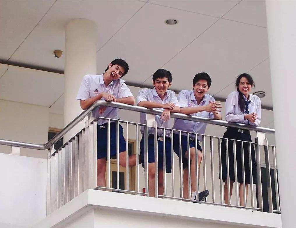 中国校服日本校服俄罗斯校服pk,各国奇葩学生校服