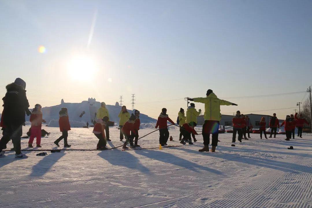 今年冬天怎么玩最全滑雪攻略来了,共赴一场冰雪之约