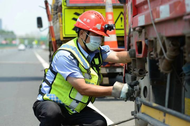 杭州24小时高速救援拖车,杭州机场高速拖车救援平台